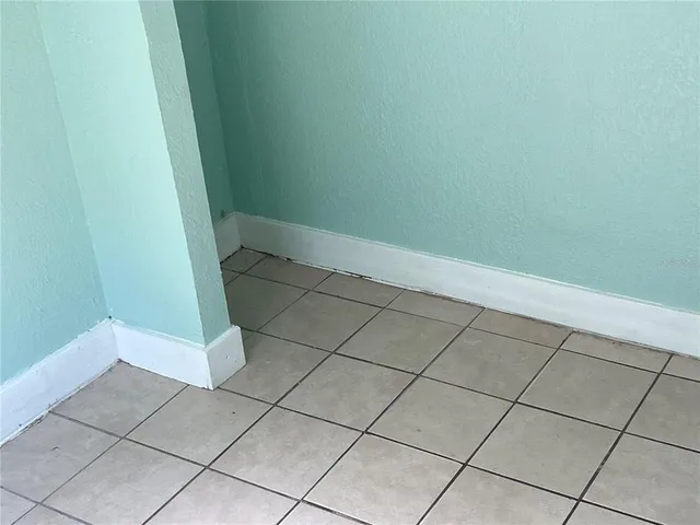 a view of a utility room