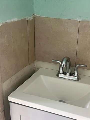 a close view of sink