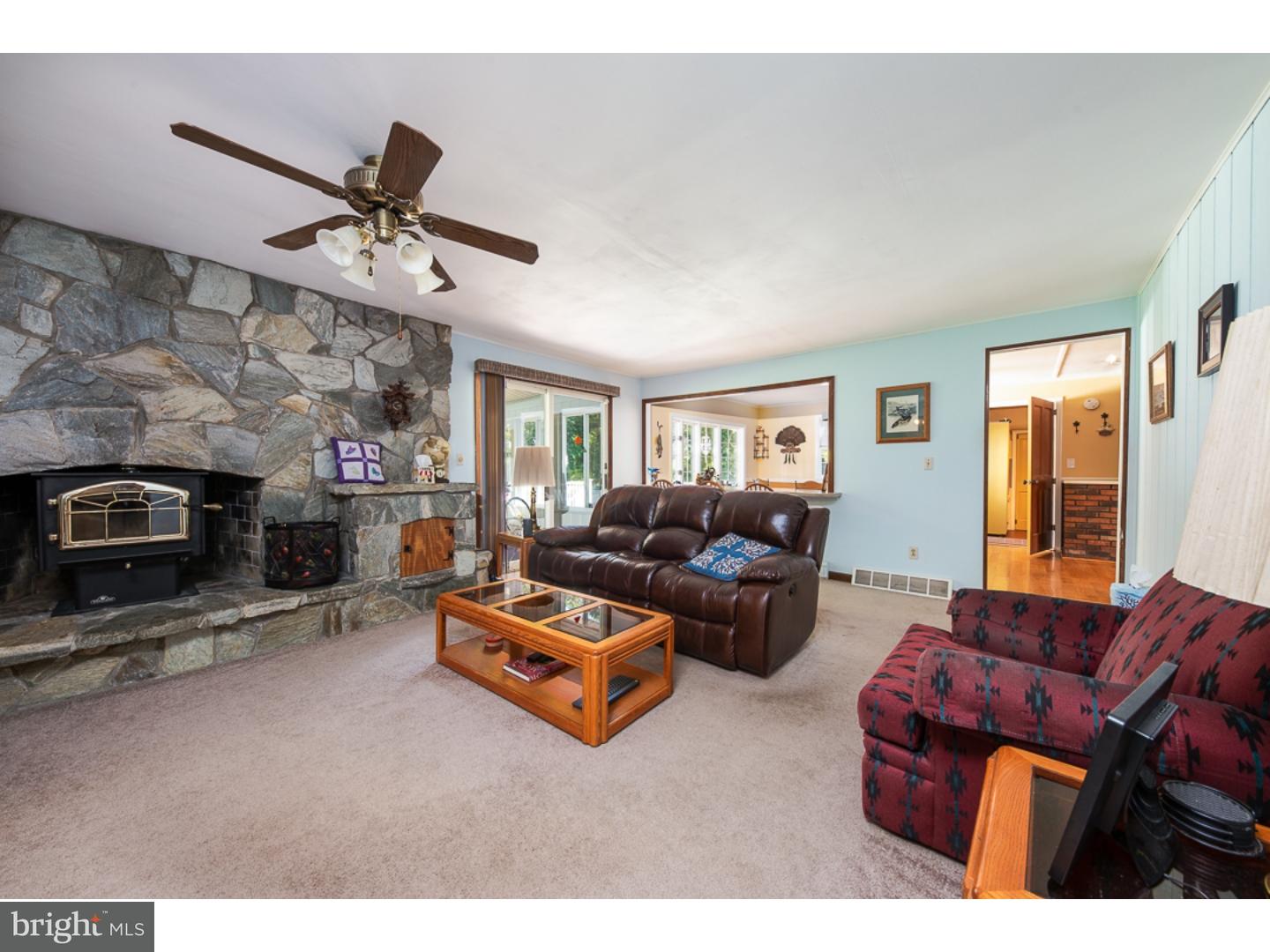 182 Maskells Mill Road Salem, NJ 08079 - Photo 22 of 25 Living Room