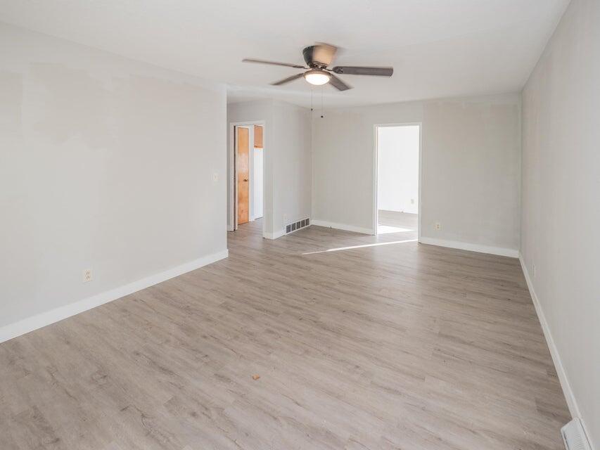 1516 Nazareth Road Kalamazoo, MI 49048 - Photo 4 of 34 4