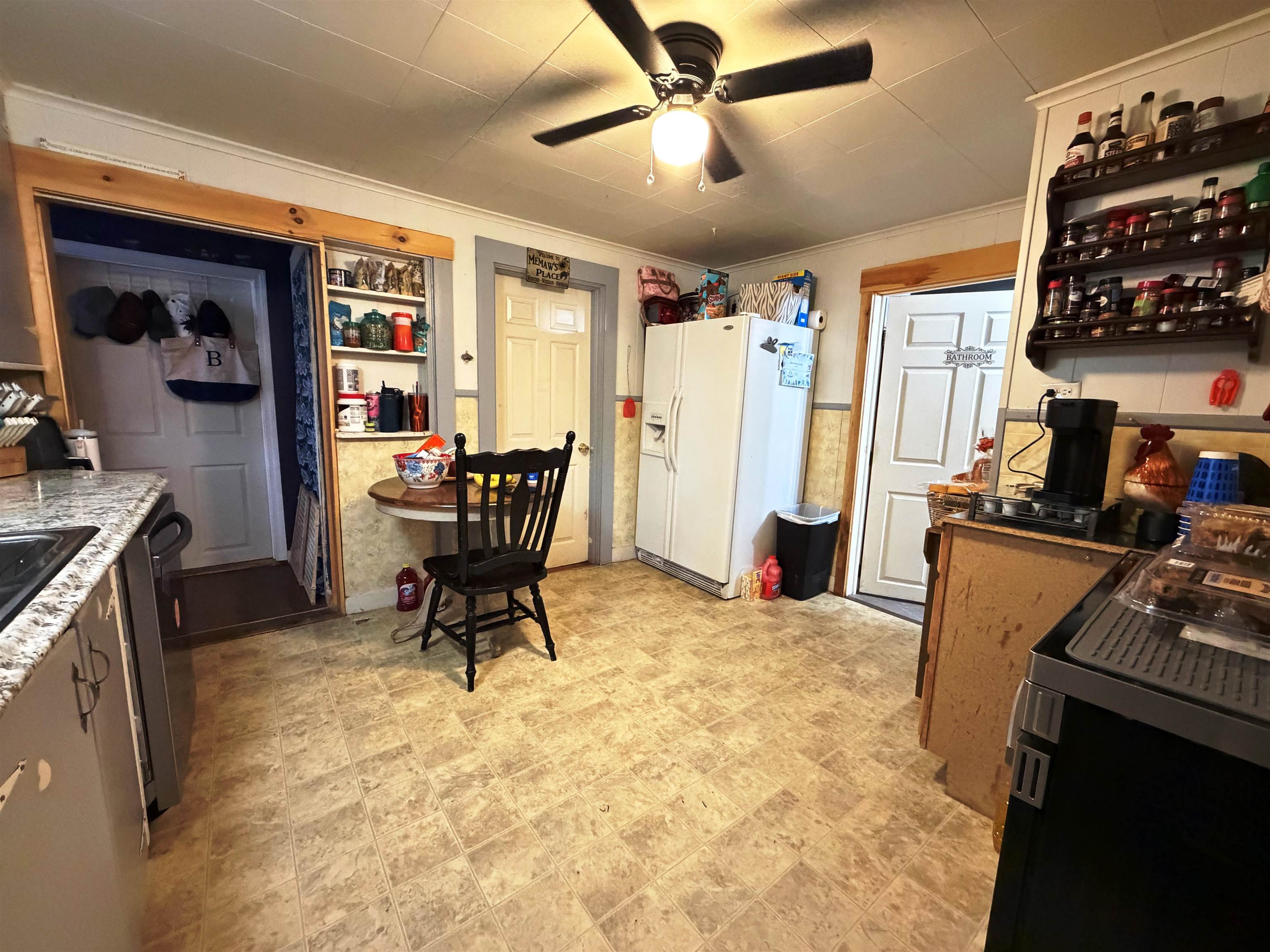 64 Washington Street Littleton, NH 03561 - Photo 12 of 44