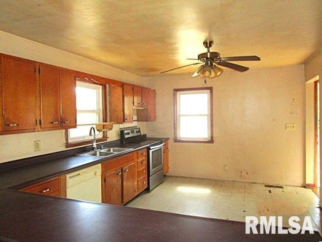 602 West 3rd Street Delavan, IL 61734 - Photo 8 of 16