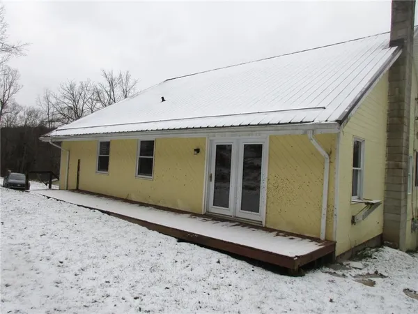 $245,000 | 746 Hunters Ridge Road, Mount Morris, PA 15349