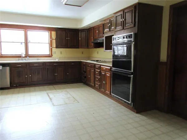 $245,000 | 746 Hunters Ridge Road, Mount Morris, PA 15349