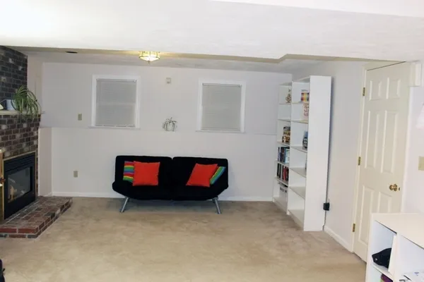 $3,300 | 19 Hillando Drive, Shrewsbury, MA 01545