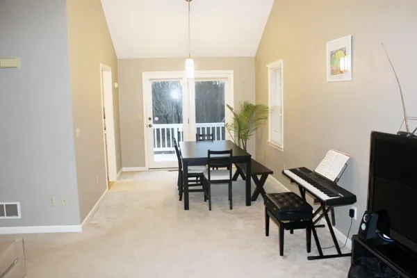 $3,300 | 19 Hillando Drive, Shrewsbury, MA 01545