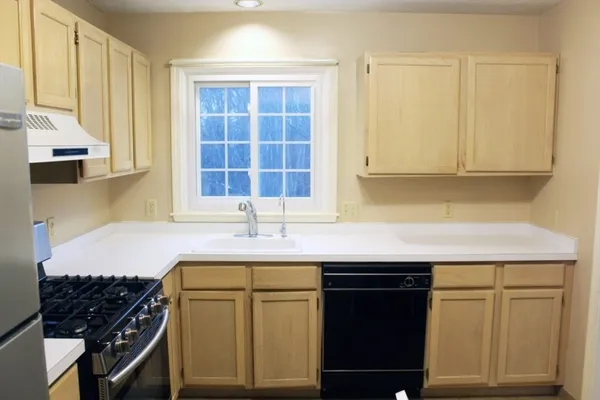 $3,300 | 19 Hillando Drive, Shrewsbury, MA 01545