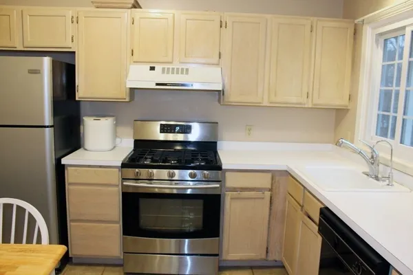 $3,300 | 19 Hillando Drive, Shrewsbury, MA 01545