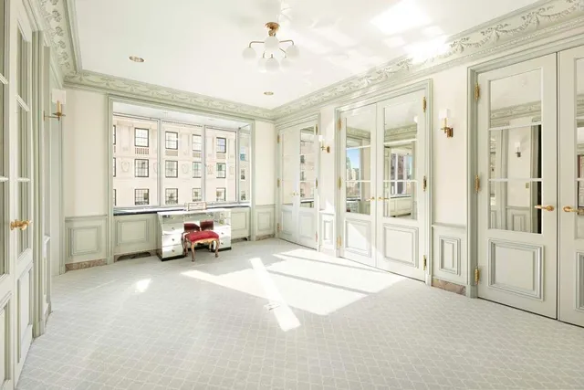 $6,800,000 | 910 5th Avenue, Unit 11BC | Lenox Hill