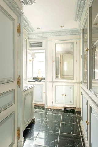 $6,800,000 | 910 5th Avenue, Unit 11BC | Lenox Hill