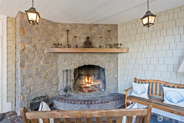 $4,800,000 | 7104 East Grapeview Loop Road, Allyn, WA 98524