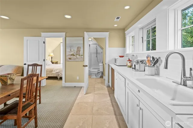 $4,800,000 | 7104 East Grapeview Loop Road, Allyn, WA 98524