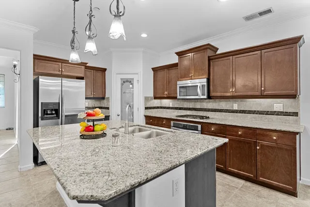 $545,000 | 603 Kaweah Avenue, Clovis, CA 93619