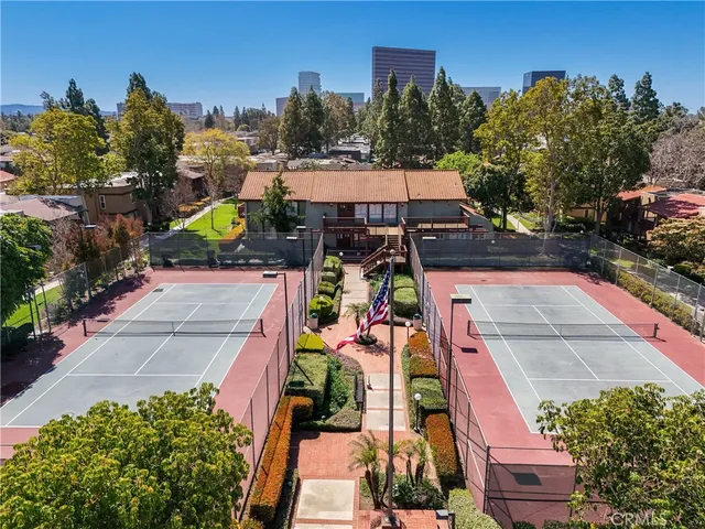 $1,695 | 1040 West MacArthur Boulevard, Unit 20, Santa Ana, CA 92707