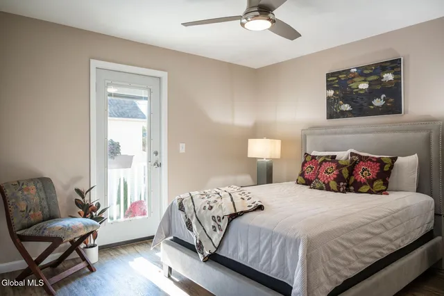 $2,300 | 166 Jefferson Street, Unit 4, Saratoga Springs, NY 12866