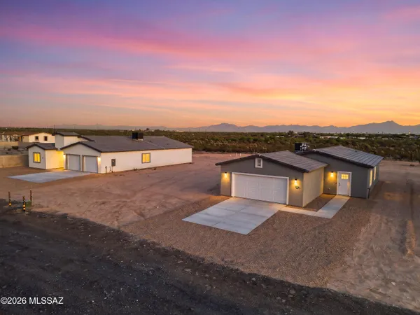 $700,000 | 5776 East Hermans Road, Tucson, AZ 85756