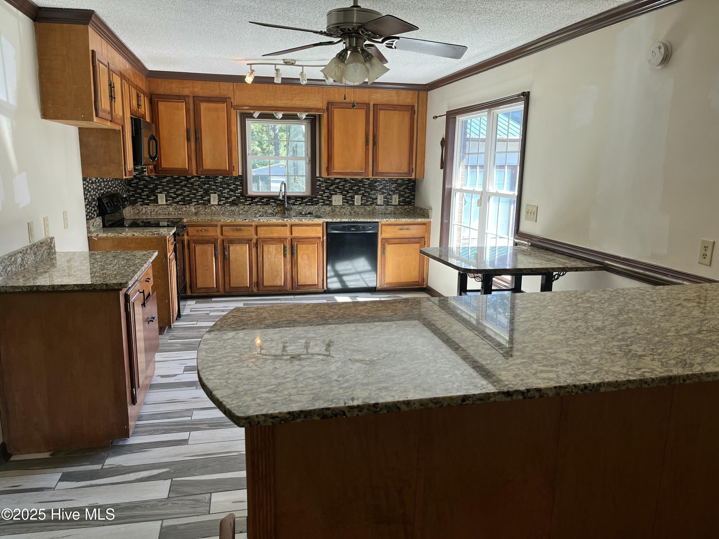 102 Fairway Road Jacksonville, NC 28546 - Photo 6 of 17 20251003_155208703_iOS