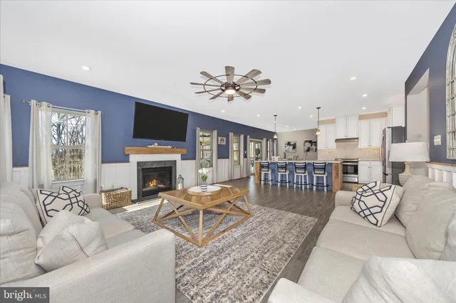 $819,999 | 6832 Woodridge Road, New Market, MD 21774