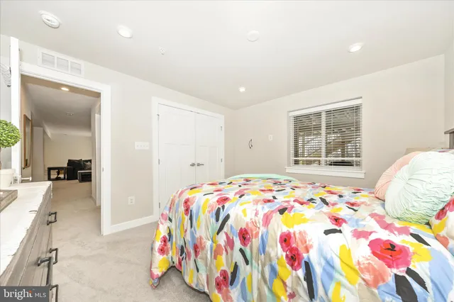 $819,999 | 6832 Woodridge Road, New Market, MD 21774