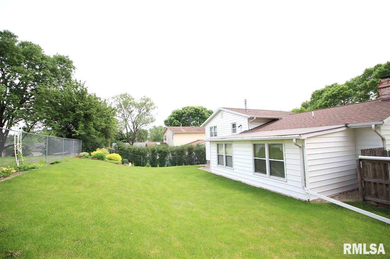 3613 Valley Lane Clinton, IA 52732 - Photo 11 of 12 Gallery Image 11