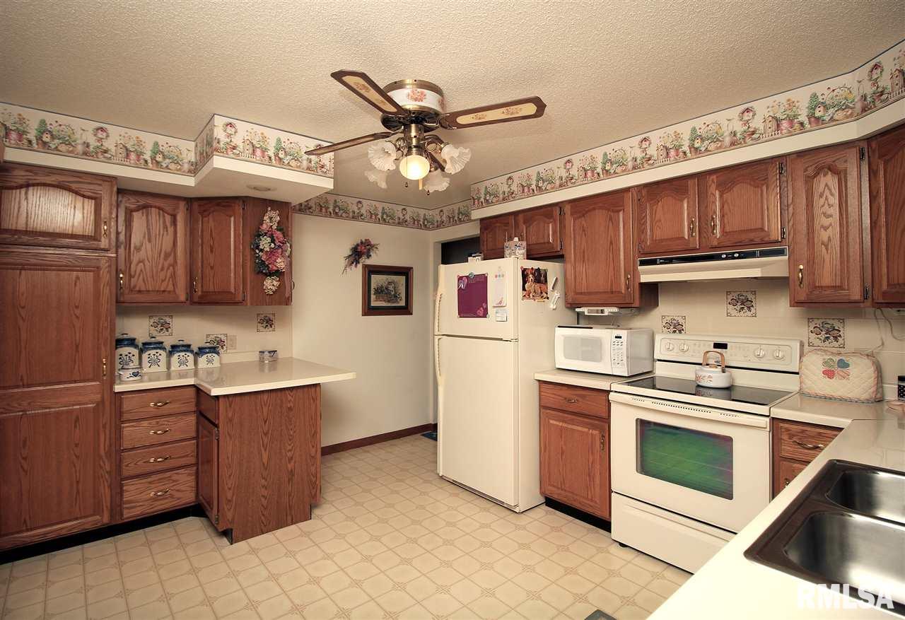 3613 Valley Lane Clinton, IA 52732 - Photo 4 of 12 Gallery Image 4