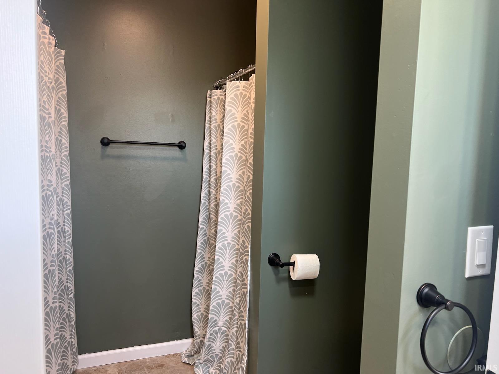 302 West Maple Street Washington, IN 47501 - Photo 14 of 30