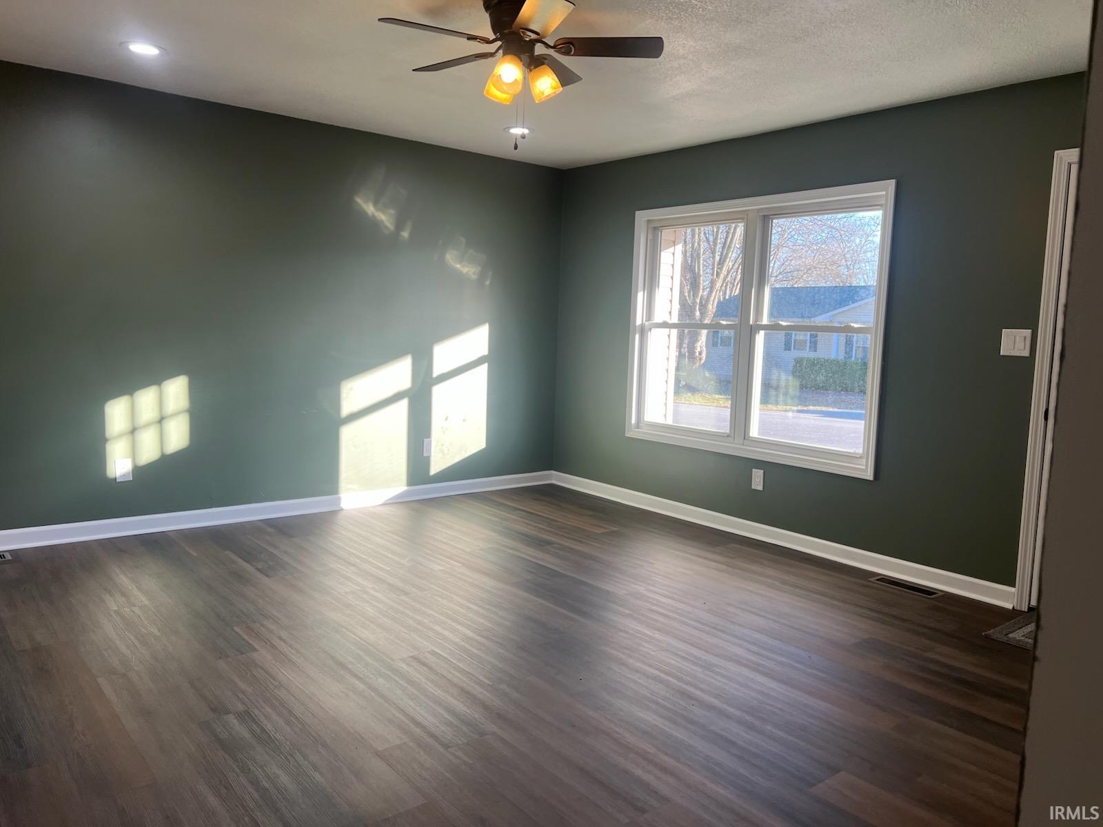 302 West Maple Street Washington, IN 47501 - Photo 2 of 30