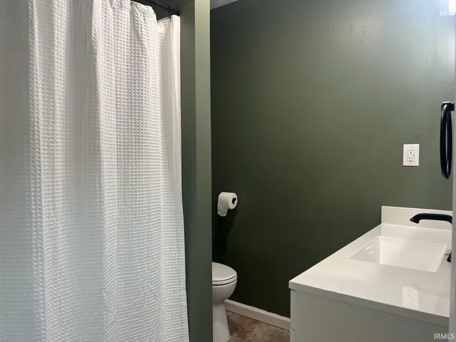 $209,900 | 302 West Maple Street, Washington, IN 47501