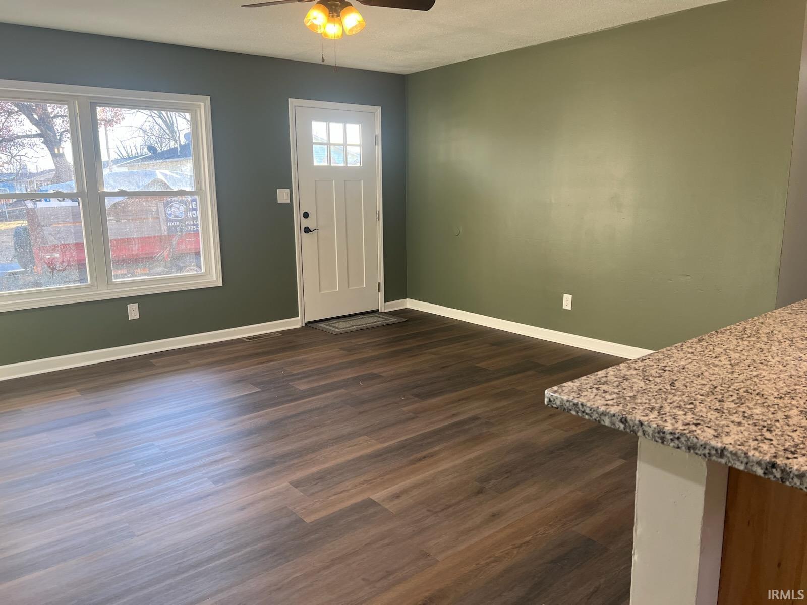 302 West Maple Street Washington, IN 47501 - Photo 3 of 30