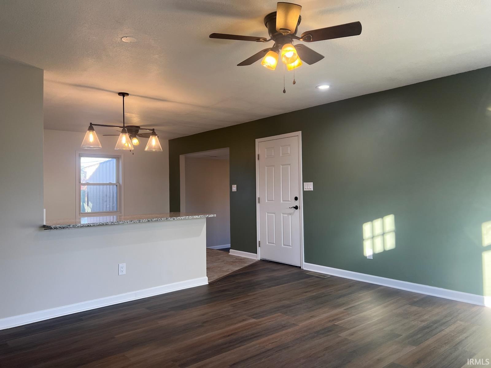 302 West Maple Street Washington, IN 47501 - Photo 4 of 30