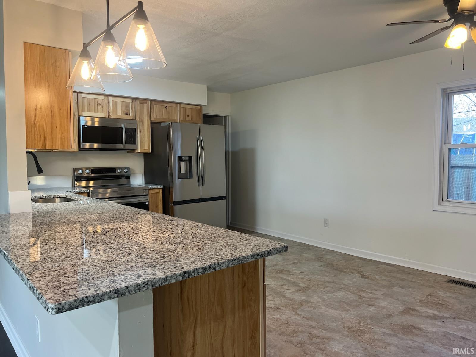 302 West Maple Street Washington, IN 47501 - Photo 6 of 30