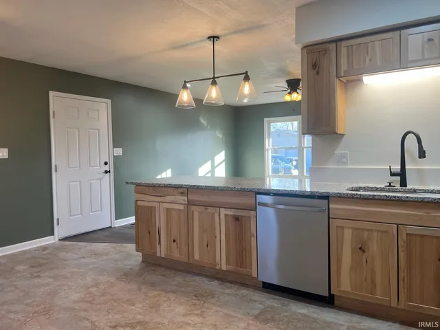 $209,900 | 302 West Maple Street, Washington, IN 47501