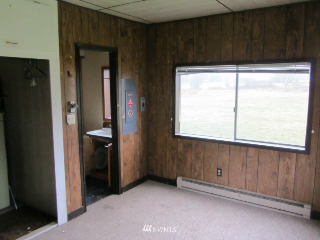 2804 Henderson Road Bellingham, WA 98226 - Photo 15 of 22 Gallery Image 15