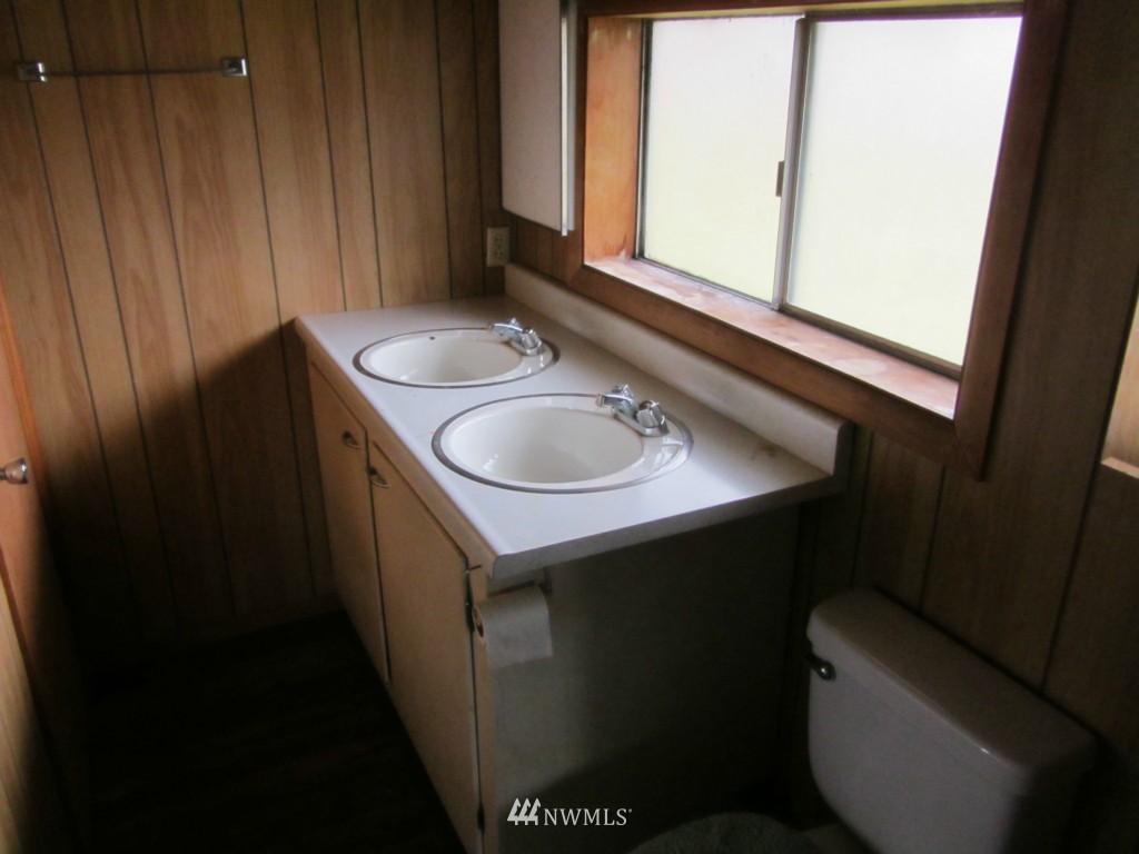 2804 Henderson Road Bellingham, WA 98226 - Photo 19 of 22 Gallery Image 19