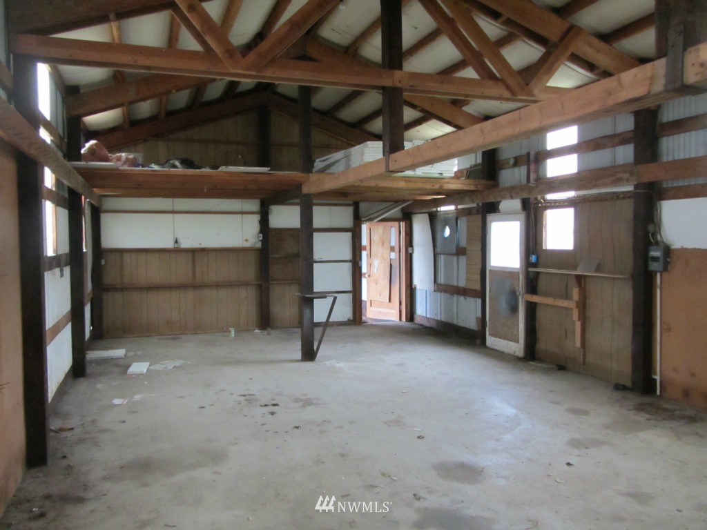 2804 Henderson Road Bellingham, WA 98226 - Photo 6 of 22 Gallery Image 6
