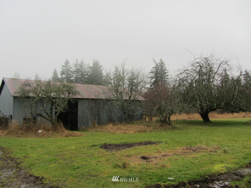 2804 Henderson Road Bellingham, WA 98226 - Photo 7 of 22 Gallery Image 7