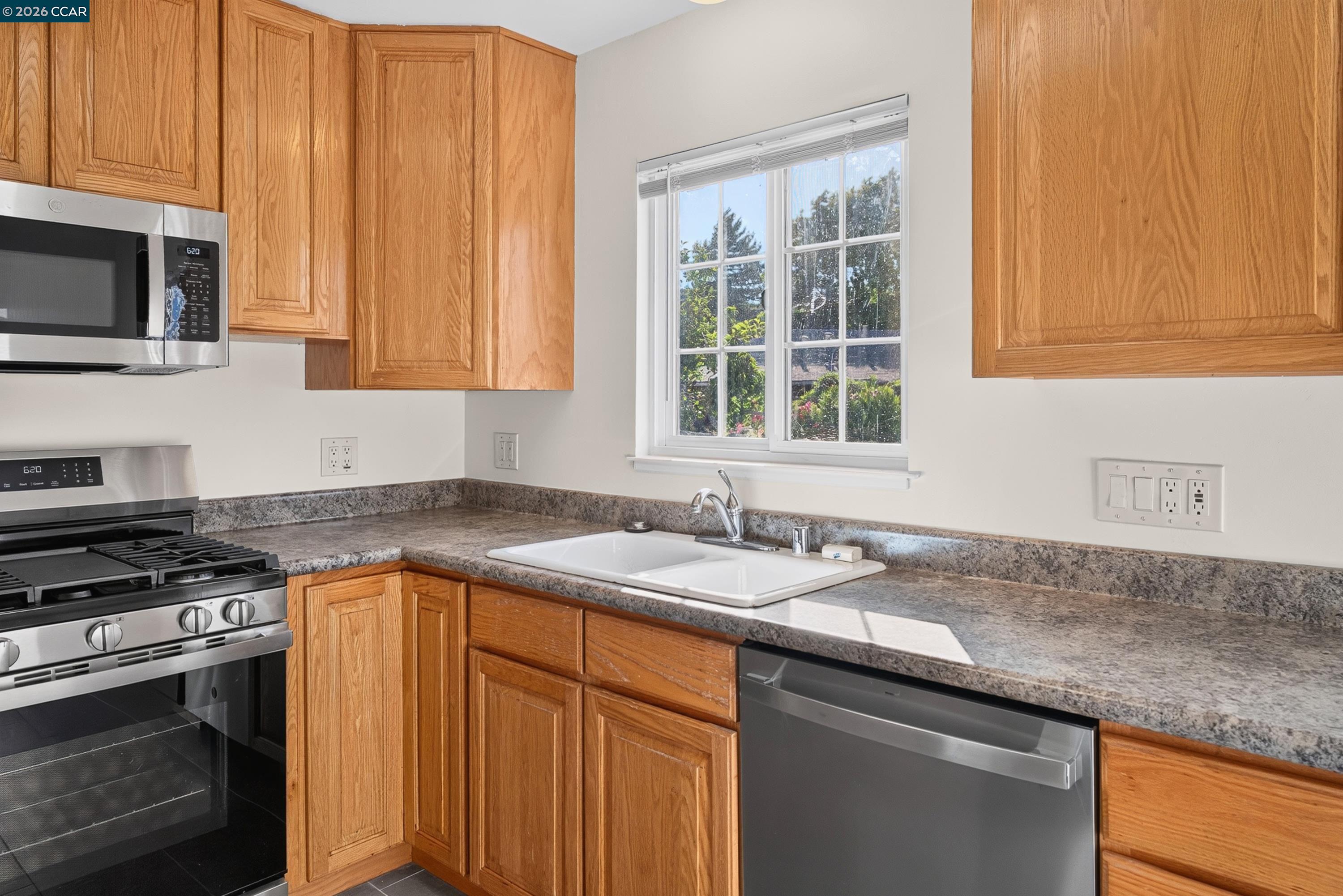 831 Fulton Way El Sobrante, CA 94803 - Photo 19 of 62