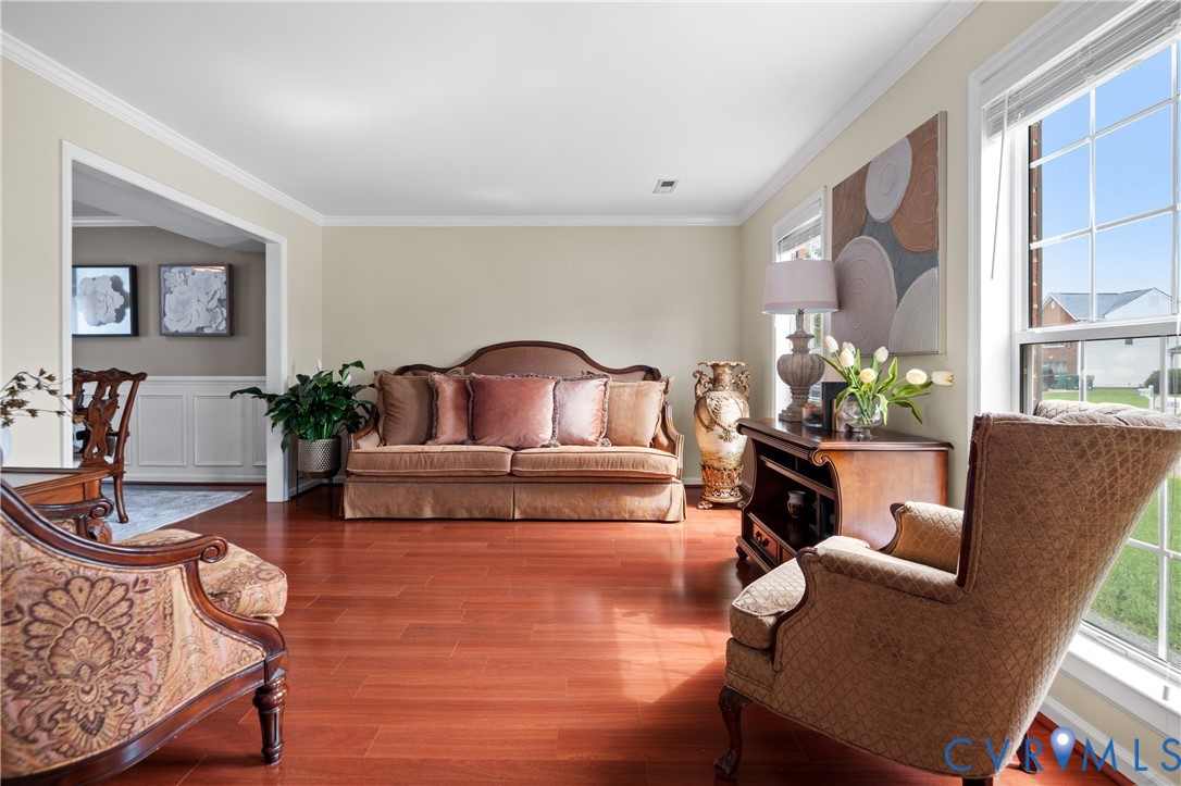 6356 Springcrest Lane Henrico, VA 23231 - Photo 12 of 43 a living room with furniture and a potted plant