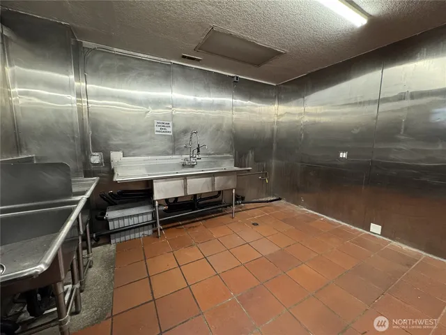 $5,000 | 1620 Southwest Roxbury Street, Seattle, WA 98106