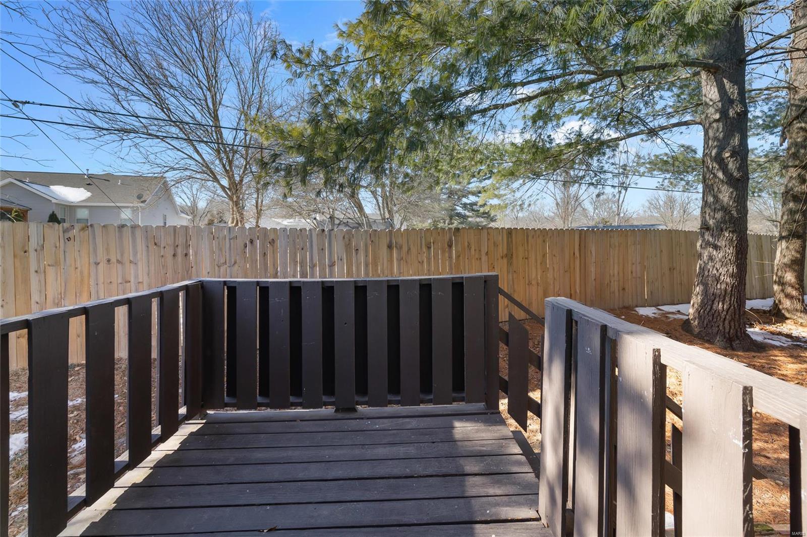 879 Portsdown Road Ballwin, MO 63011 - Photo 16 of 39