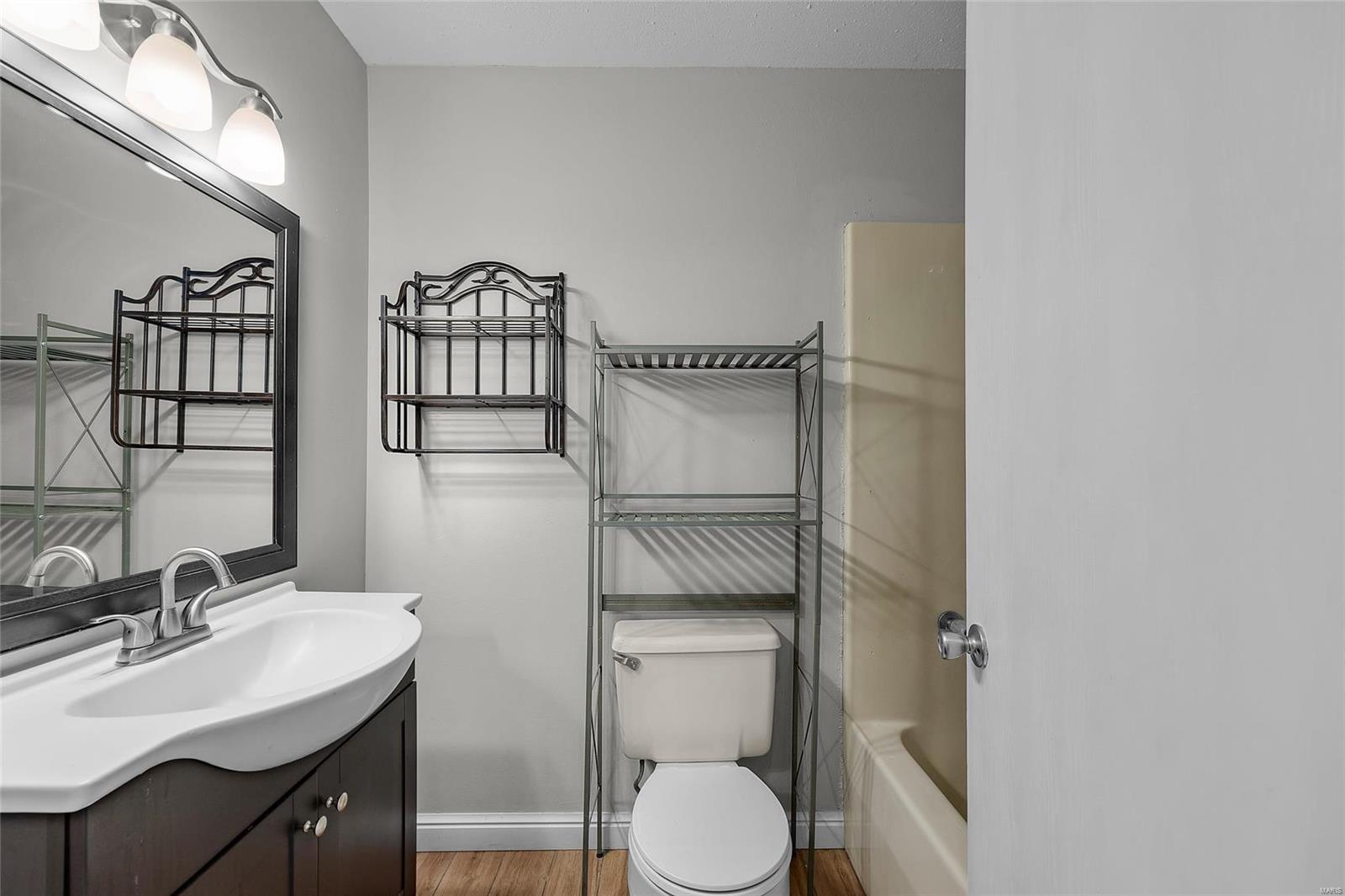 879 Portsdown Road Ballwin, MO 63011 - Photo 20 of 39