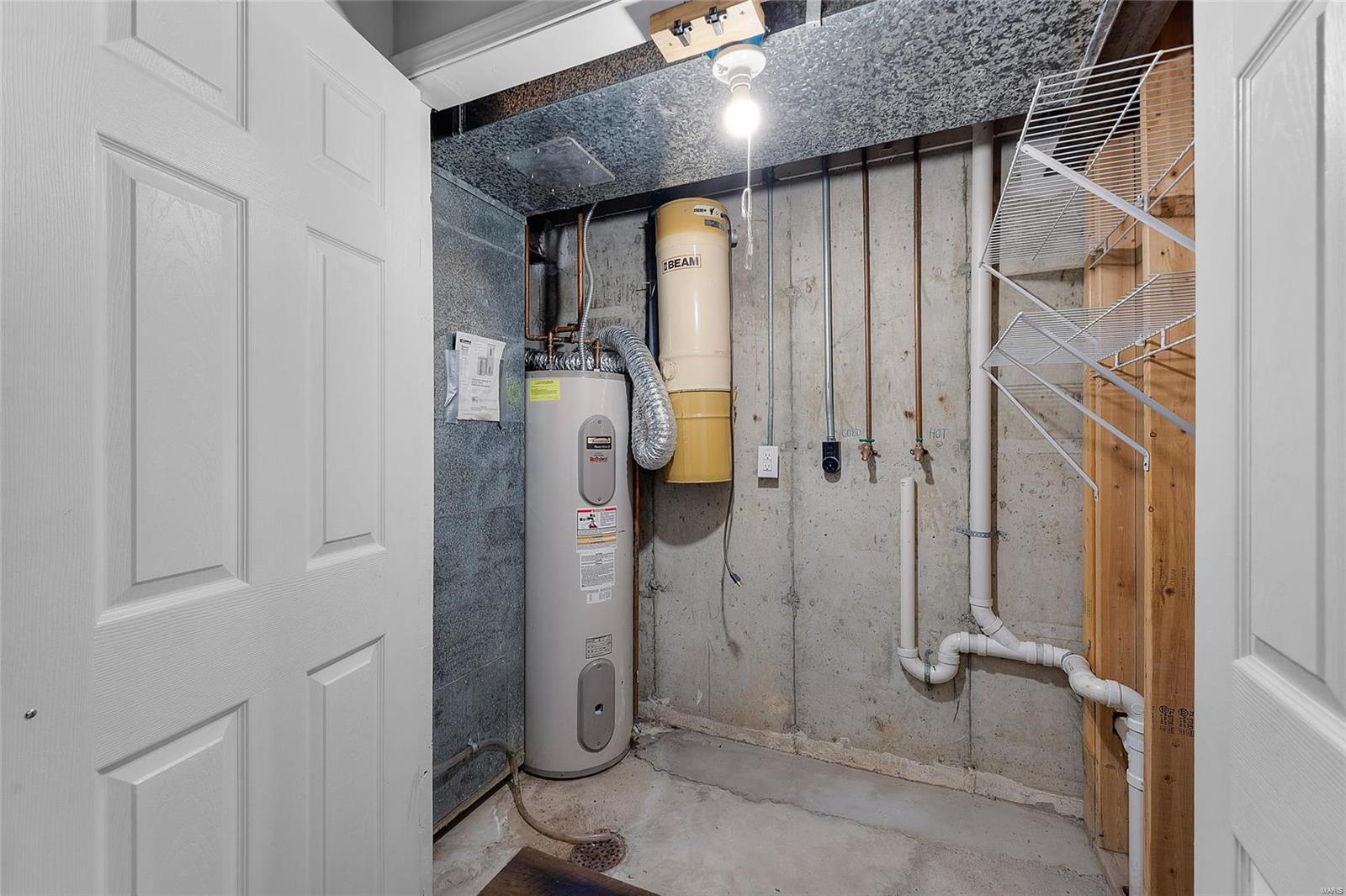 879 Portsdown Road Ballwin, MO 63011 - Photo 33 of 39