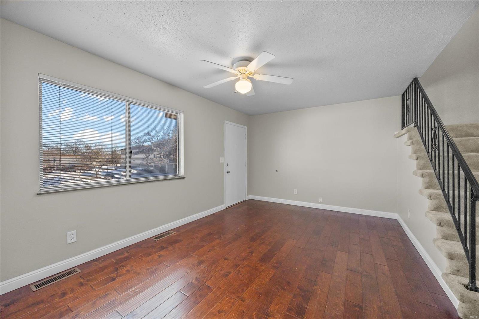 879 Portsdown Road Ballwin, MO 63011 - Photo 6 of 39