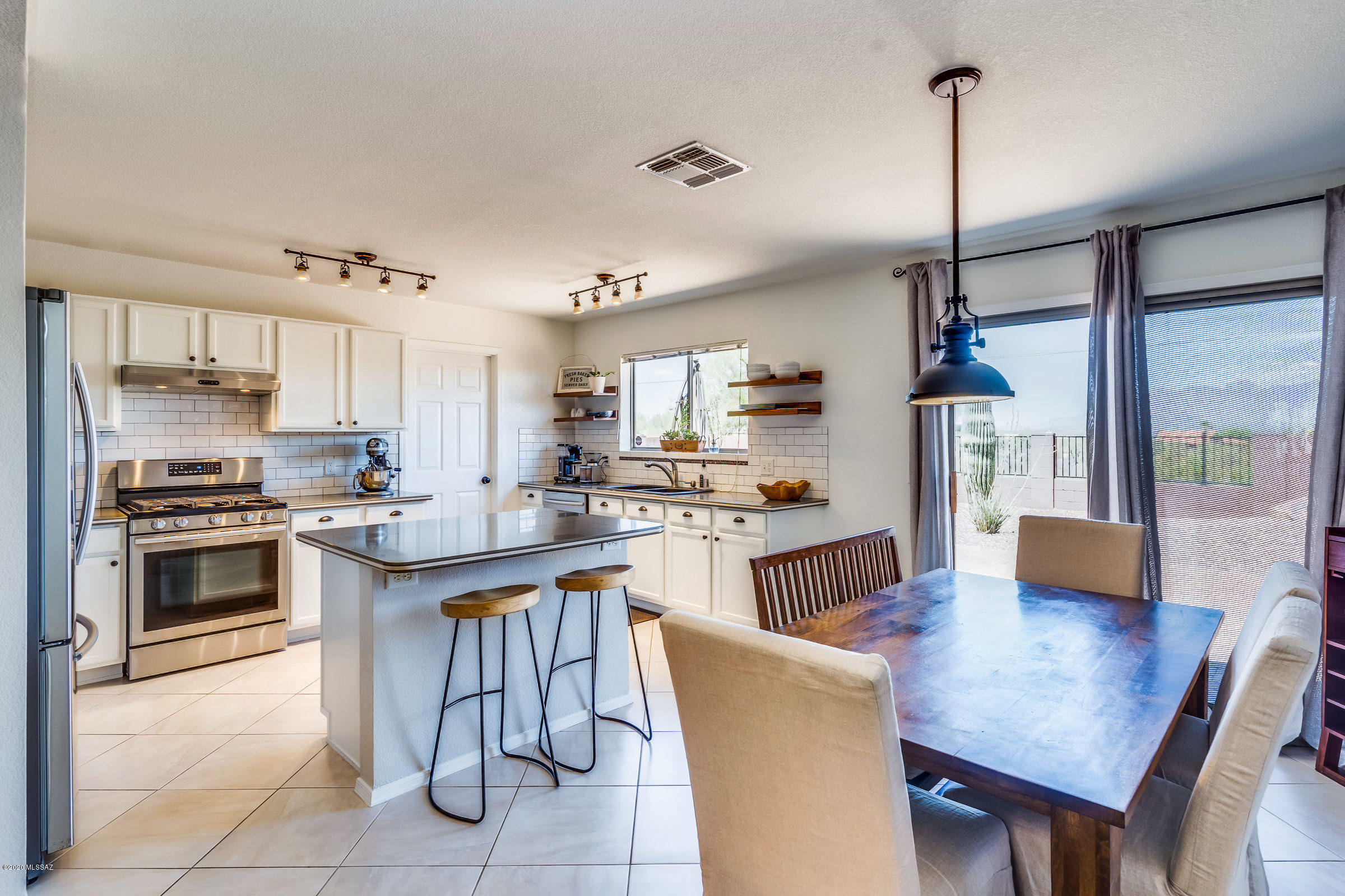 3492 North Boyce Spring Lane Tucson, AZ 85745 - Photo 2 of 47