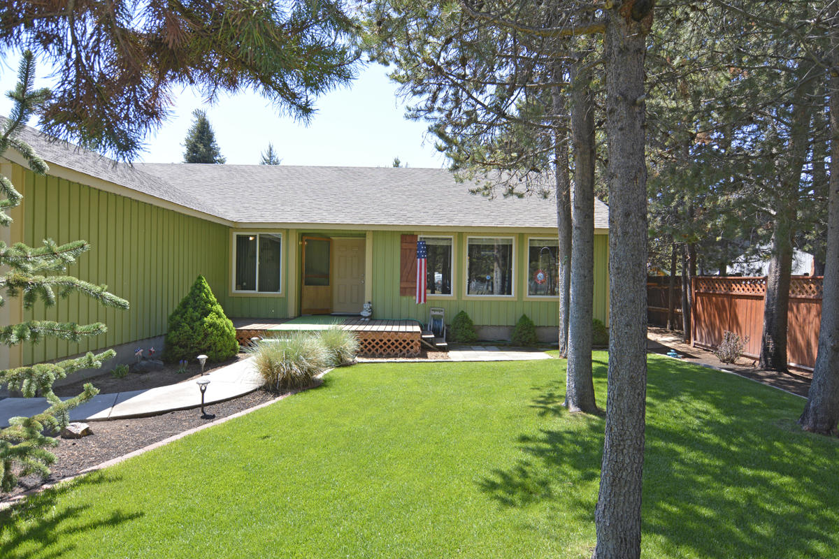 17251 Gadwall Road Bend, OR 97707 - Photo 3 of 27 03