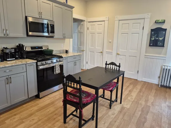 $2,200 | 445 Beech Street, Unit 1, Boston, MA 02131