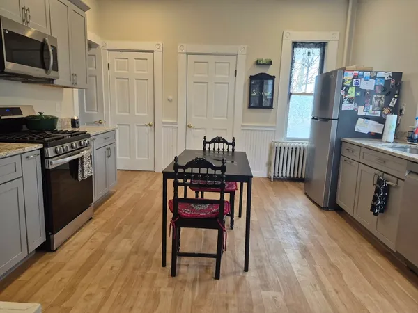 $2,200 | 445 Beech Street, Unit 1, Boston, MA 02131