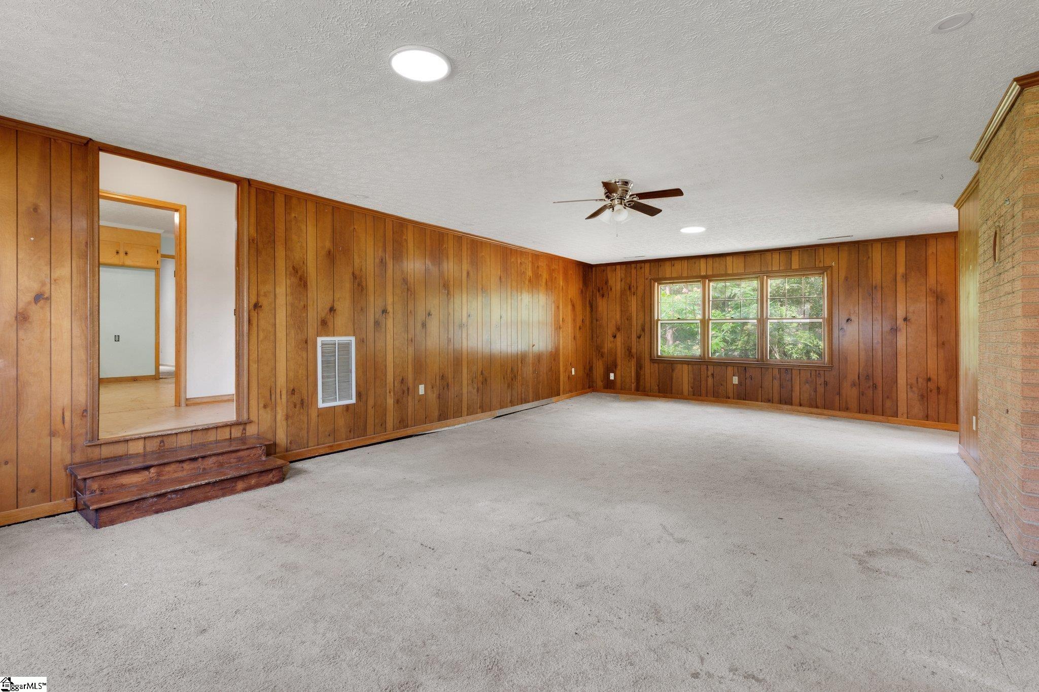 1527 Jonesville Road Simpsonville, SC 29681 - Photo 4 of 12 Gallery Image 4