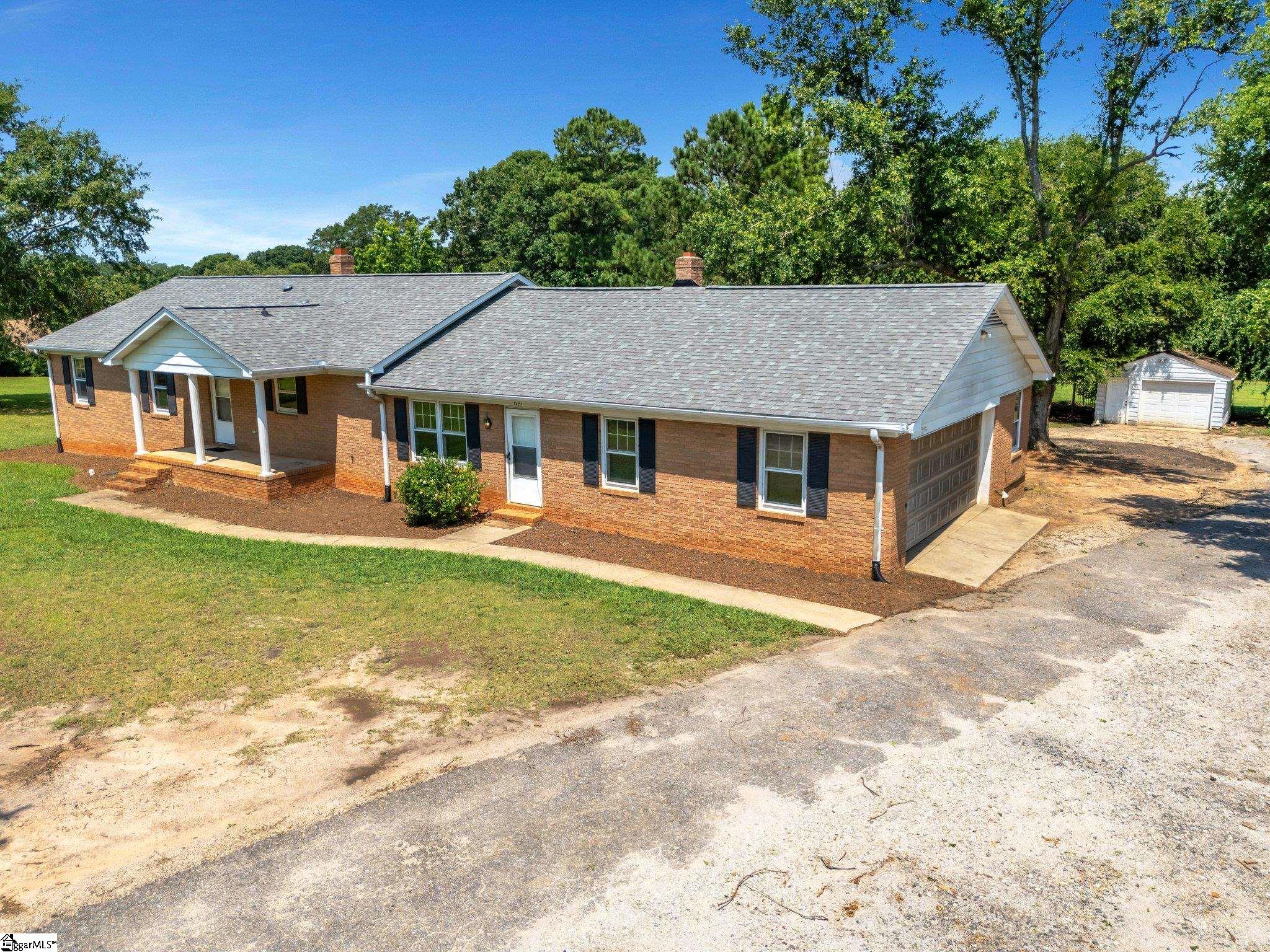 1527 Jonesville Road Simpsonville, SC 29681 - Photo 8 of 12 Gallery Image 8