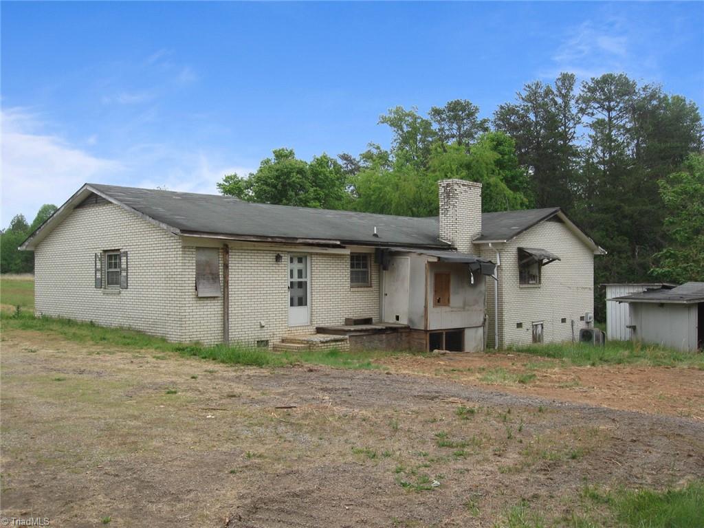 1989 Haymeadow Road Hays, NC 28635 - Photo 2 of 18